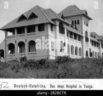 L'hôpital construit dans le style colonial par les colons allemands à Tanga en Afrique de l'est allemande, dans le nord de la Tanzanie d'aujourd'hui. Banque D'Images