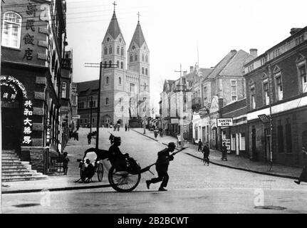 L'église protestante de mission à Tsingtau construite pendant la période coloniale allemande. Photo non datée. Banque D'Images