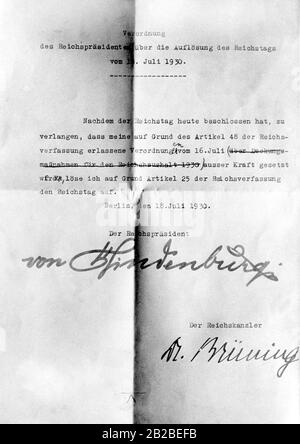 Paul von Hindenburg, décret du Président Reich sur la dissolution du Reichstag le 18.06.1930. Banque D'Images