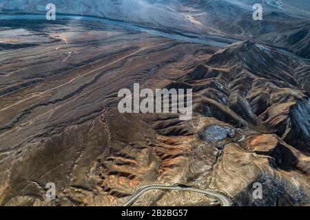 Vue aérienne de la route de montagne courbe de Qilian Banque D'Images