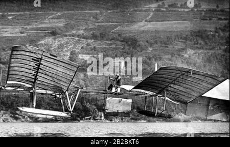 SAMUEL LANGLEY (1834-1906) astronome américain et pionnier de l'aviation avec son avion à grande échelle nommé aérodrome. Banque D'Images