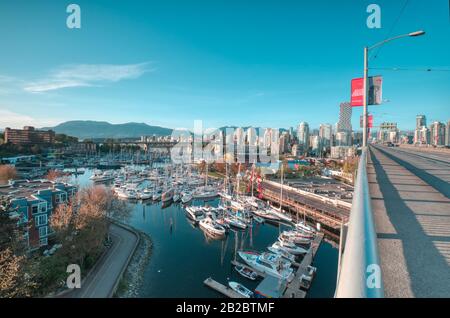 Vancouver - 05 MAI 2019 : centre-ville de Vancouver Canada. Vue panoramique depuis le pont de Grandville depuis Granville Island, Vancouver, Canada. Banque D'Images