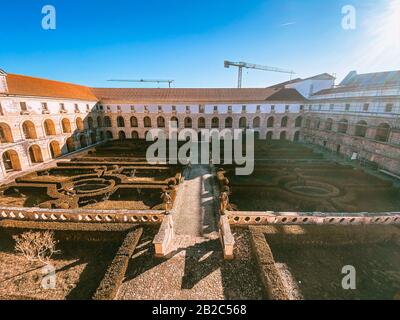 Le monastère d'Alcobaça est un complexe monastique catholique situé dans la ville d'Alcobaça, dans le centre du Portugal, à 120 km au nord de Lisbonne Banque D'Images