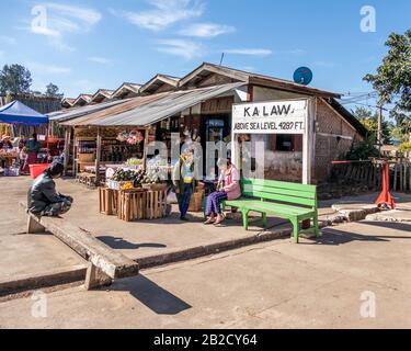 Kalaw, MYANMAR - 20 JANVIER 2020: Gare de kalaw dans le canton de Kalaw dans le district de Taunggyi, État Shan, Myanmar Banque D'Images