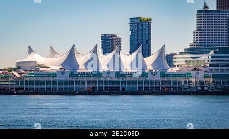 La Place du Canada est un bâtiment situé sur le front de l'Inlet Burrard Vancouver (Colombie-Britannique). Banque D'Images