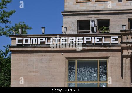 Computerspielemuseum, Karl-Marx-Allee, Friedrichshain, Berlin, Deutschland Banque D'Images