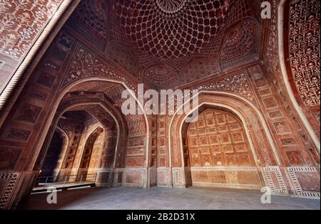 Arches et ornamentaion à Mehmaan Khana ou maison d'hôtes du Taj Mahal, Agra, Uttar Pradesh, Inde Banque D'Images