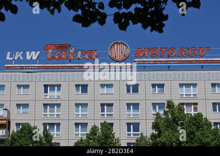 Werbung, Tatra, la Karl-Marx-Allee, Mitte, Berlin, Deutschland Banque D'Images