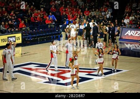 Arizona Vs Stanford Girls University jeu de basket-ball à l'arène de basket-ball UofA Mccale Memorial Center à Tucson AZ Banque D'Images