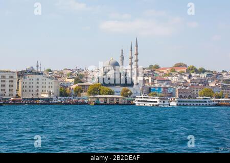 Istanbul, Turquie - 19 Septembre 2019. Yeni Camii Nouvelle Mosquée à Eminonu dans le quartier de Fatih à Istanbul Banque D'Images