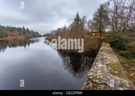 Llyn Elsi, un réservoir local d'approvisionnement en eau dans la forêt de Gwydr près de Betws y Coed, parc national de Snowdonia, au nord du Pays de Galles Banque D'Images