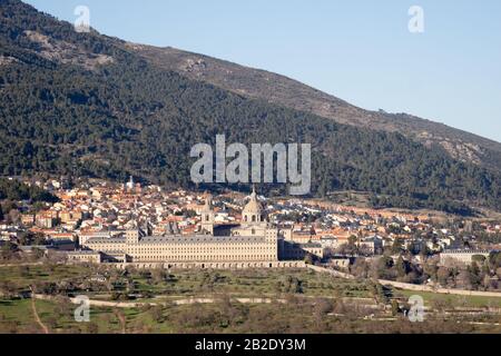 Vue sur le monastère El Escorial de Madrid en hiver Banque D'Images