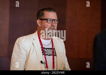 Oxon HILL, mort. - 27 FÉVRIER: Gavin McInnes, écrivain canadien et commentateur politique d'extrême droite, à la Conférence d'action politique conservatrice, CPAC 2020, à Oxon Hill, mort., jeudi 27 février 2020. Crédit: Samuel Corum / CNP (RESTRICTION: Pas de journaux ou journaux New York ou New Jersey dans un rayon de 120 miles de New York City) | usage dans le monde entier Banque D'Images