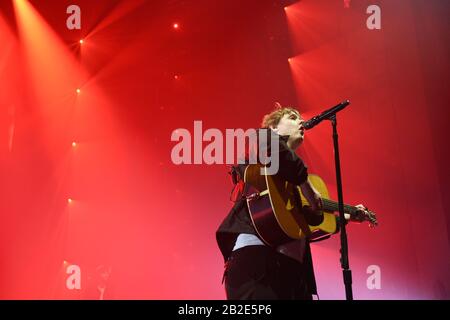 Manchester, Royaume-Uni. 7 février 2020. L'artiste vainqueur de Brit, Lewis Capaldi joue en face d'un vendu O2 Apollo, Manchester. Crédit: Kenny Brown/Alay Live News Banque D'Images