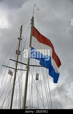 Scheveningen - mâts de voile des bateaux de voile dans la Volvo Ocean Race avec des nuages dans le ciel. ANP COPYRIGHT SASH ALEXANDER Banque D'Images