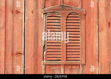 Vieilles portes de grange à l'ouest, Indiana du Nord, États-Unis, par James D Coppinger/Dembinsky photo Assoc Banque D'Images