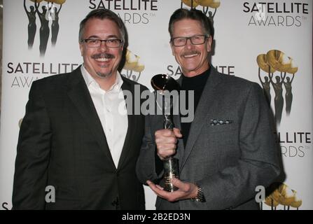 Vince Gilligan, Steve Stafford 03/01/2020 Le 24ème Prix satellite annuel - salle de presse au Viceroy l'Ermitage Beverly Hills à Beverly Hills, CA. Photo de I. Hasegawa / HNW / PictureLux Banque D'Images