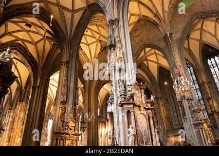 L'intérieur de la cathédrale Saint-Étienne est situé dans le centre de Vienne, en Autriche. Banque D'Images