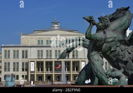 Mendebrunnen, Opéra, l'Augustplatz, Leipzig, Saxe, Allemagne Banque D'Images