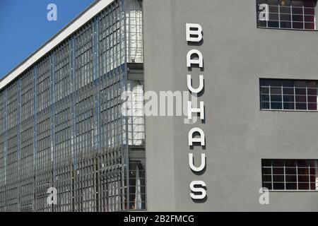 Bauhausgebaeude, Gropiusallee, Dessau, Sachsen-Anhalt, Allemagne Banque D'Images