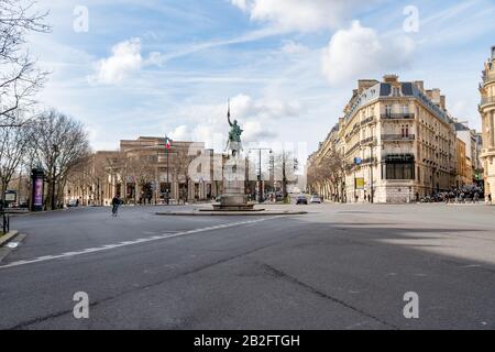 Statue de George Washington sur la place Iena à Paris Banque D'Images