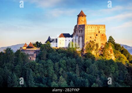 Stara Lubovna château en Slovaquie, l'Europe vue Banque D'Images