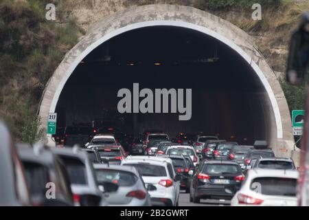 Autostrada A1 Milano-Napoli appelé Autostrada del Sole en Toscane, Italie. 24 Août 2019 © Wojciech Strozyk / Alay Stock Photo Banque D'Images