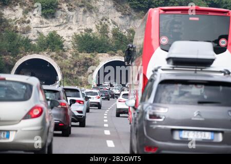 Autostrada A1 Milano-Napoli appelé Autostrada del Sole en Toscane, Italie. 24 Août 2019 © Wojciech Strozyk / Alay Stock Photo Banque D'Images