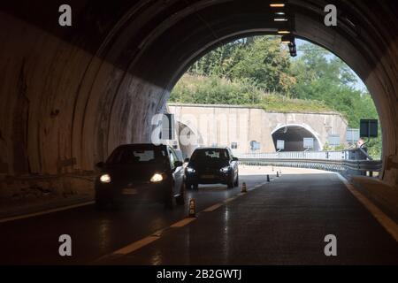 Autostrada A1 Milano-Napoli appelé Autostrada del Sole en Toscane, Italie. 24 Août 2019 © Wojciech Strozyk / Alay Stock Photo Banque D'Images