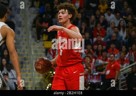 Mater Dei Monarchs Guard Devin Askew (5) lors d'un match de basket-ball de championnat de division ouverte de la section CIF-Sud contre Sierra Canyon, vendredi 28 février 2020, à long Beach, Californie, États-Unis. (Photo par IOS/ESPA-Images) Banque D'Images