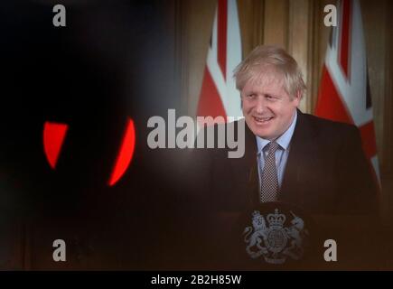 Le premier ministre Boris Johnson parle au cours d'une conférence de presse, au 10 Downing Street, à Londres, du plan d'action du gouvernement sur le coronavirus. Photo PA. Date De L'Image: Mardi 3 Mars 2020. Voir l'histoire de PA SANTÉ Coronavirus. Crédit photo devrait lire: Frank Augstein/PA Fil Banque D'Images