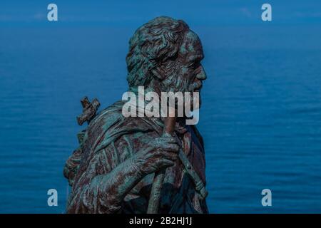 La statue de St Crannog à Llangrannog sur la côte de Ceredigion Banque D'Images