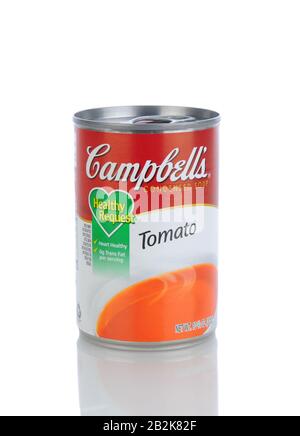 Irvine, CA - 11 janvier 2013: Une CAN de Campbells soupe de tomates condensée. Les produits de Campbell, dont le siège social est situé à Camden, dans le New Jersey, sont vendus dans 120 pays Banque D'Images