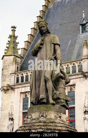 Statue de Jacob van Maerlant à Damme, Belgique Banque D'Images