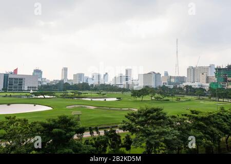 Le parcours de golf de 18 trous du Royal Bangkok Sports Club, au milieu de Bangkok City, en Thaïlande Banque D'Images