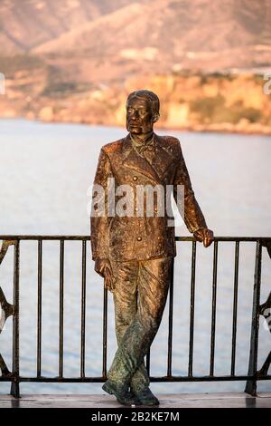 Le roi Alphonse d'Espagne Statue en bronze à Nerja Banque D'Images