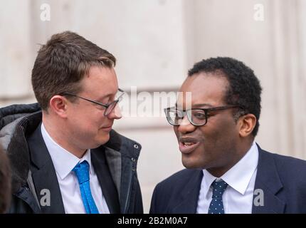 Londres, Royaume-Uni. 3 mars 2020. Les ministres du Cabinet quittent une réunion au cabinet, Whitehall, Londres UK Kwasi Kwartung MP Ministre d'État au crédit aux entreprises: Ian Davidson/Alay Live News Banque D'Images