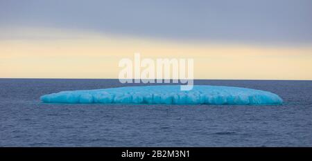 Glace flottante au Spitsbergen, fonte des glaciers Banque D'Images