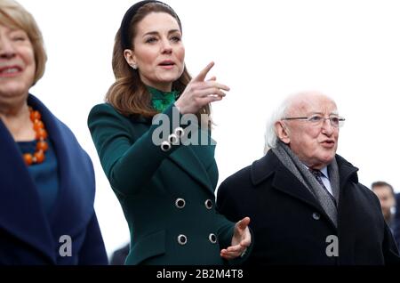 La duchesse de Cambridge rencontre le président irlandais Michael D. Higgins et sa femme Sabina Coyne à Aras an Uachtarain, Dublin, lors de sa visite de trois jours en République d'Irlande. Photo PA. Date De L'Image: Mardi 3 Mars 2020. Voir l'histoire de PA ROYAL Cambridge. Crédit photo devrait lire: Phil Noble/PA Fil Banque D'Images