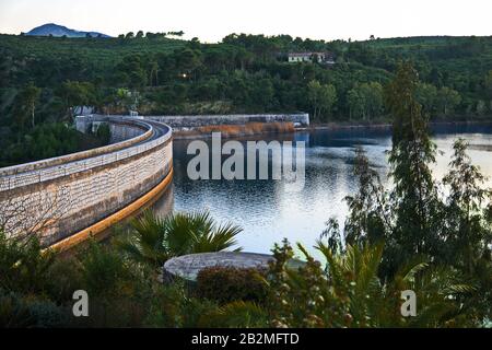 Barrage du lac de Marathon, à Attica, Grèce Banque D'Images