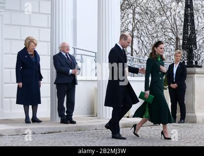 Dublin, Irlande. 3 mars 2020. Visite Royale En Irlande. Le président Michael D Higgins et sa femme Sabina avec le couple royal le prince William et Kate Middleton alors qu'ils quittent Aras An Uachtaráin lors de leur visite en Irlande lors de leur première visite officielle dans l'État irlandais. Photo: SAM Boal/RollingNews.ie crédit: RollingNews.ie/Alay Live News Banque D'Images