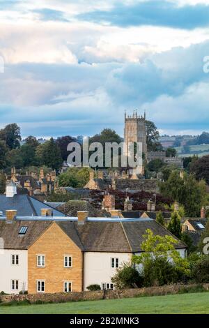 Soirée au-dessus de la ville de Cotswold de Chipping Campden, Gloucestershire, Angleterre, Royaume-Uni Banque D'Images