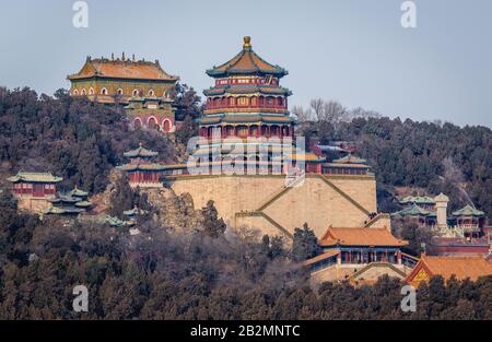 Salle de la Mer de Sagesse et Tour d'Encens bouddhiste sur La colline De Longévité à Yiheyuan, Palais d'été, ancien jardin impérial à Beijing, Chine Banque D'Images