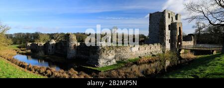 Vue sur le château de Baconsthorpe ou le Baconsthorpe Hall, manoir fortifié ruiné, village de Baconsthorpe, Norfolk du Nord, Angleterre, Royaume-Uni Banque D'Images