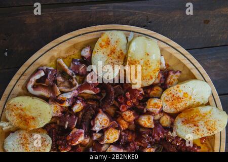 'Pulpo a feira', plat traditionnel octupus en Galice, Espagne Banque D'Images