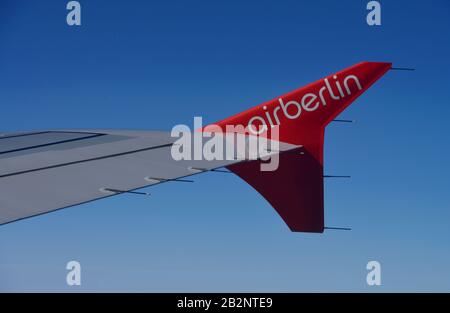 Flugzeug Air Berlin Wolken Banque D'Images