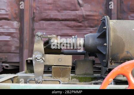 contexte industriel - fermeture de l'actionneur hydraulique du frein de la locomotive. Banque D'Images