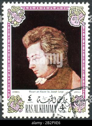 Un timbre imprimé à Ras al Khaimah (eau), dépeint le portrait de Wolfgang Amadeus Mozart au piano, par Joseph Lange (1751-1831), vers 1972 Banque D'Images