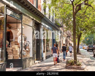 La Bleecker Street à Greenwich Village, New York City, États-Unis d'Amérique Banque D'Images