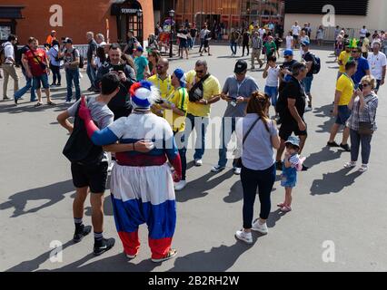 Moscou, RUSSIE - 27 juin 2018 : fans de football dans la rue Banque D'Images